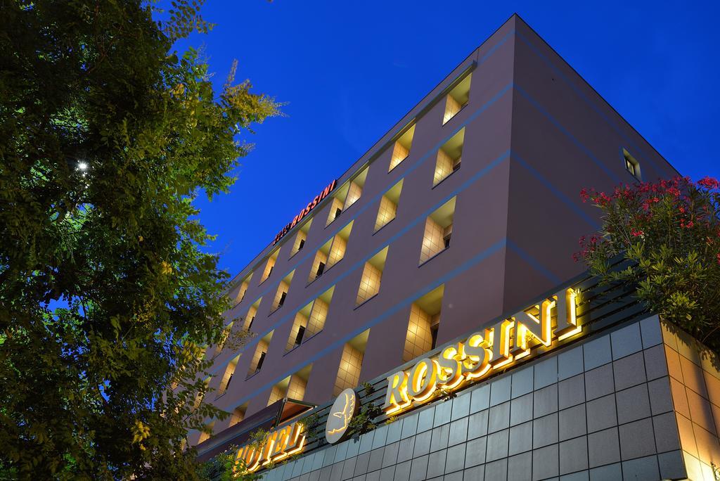 Hotel Rossini Pesaro Exteriör bild